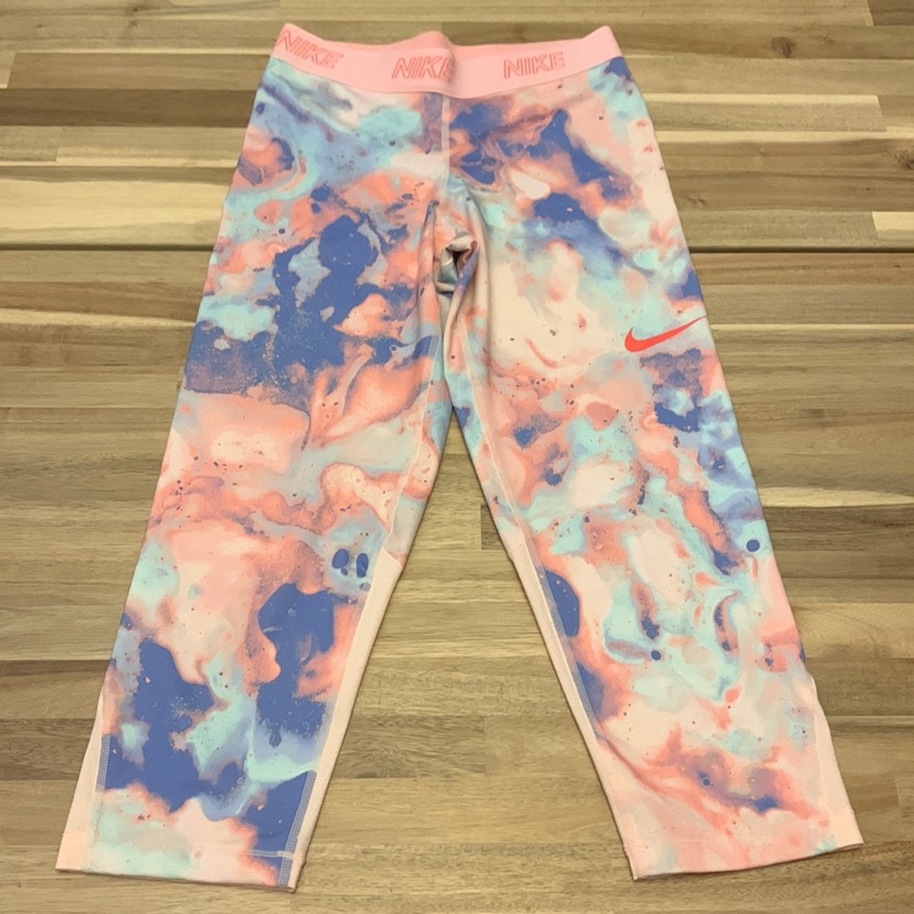 Nike Girls’ Dri-Fit Legging Capris - Size XL